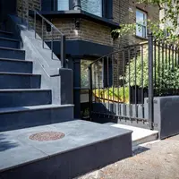 Florence Dark Porcelain 20mm Bullnose Step