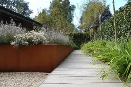 Pots & Planters